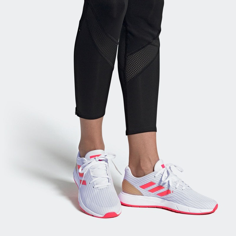 阿迪达斯  adidas SOORAJ 女子跑步运动鞋FW9549